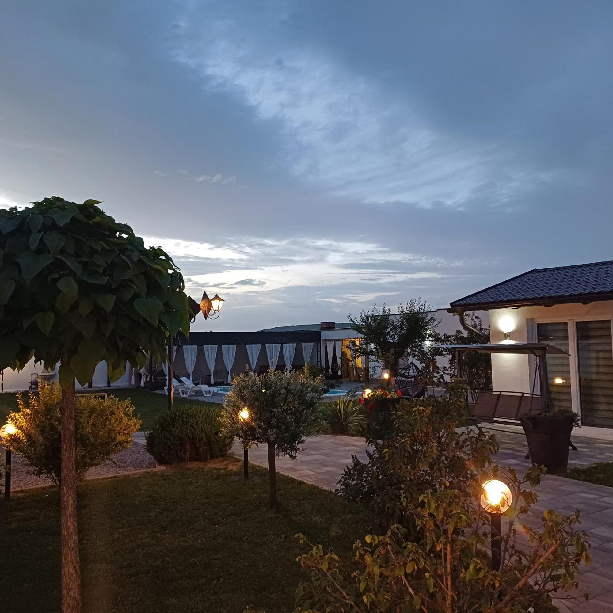 Family Estate Hadzalova Avlija Villa Bihać Екстериор снимка